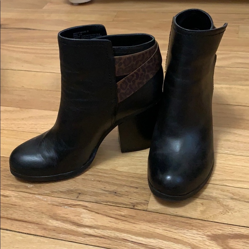Black Leather Booties w Leopard Detail